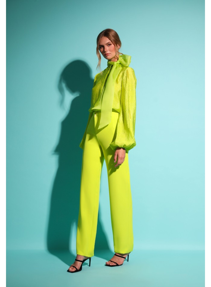 Long trousers in lemon crepe with high rise