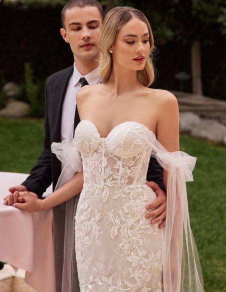 Vestido de novia de sirena con hombros descubiertos