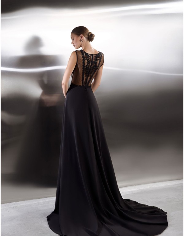 Long party dress with back embroidered with rhinestones... 2