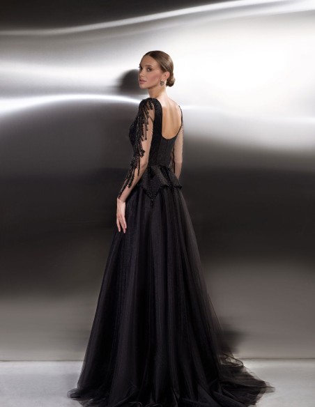Robe de soirée longue avec corsage en strass et manches longues en tulle