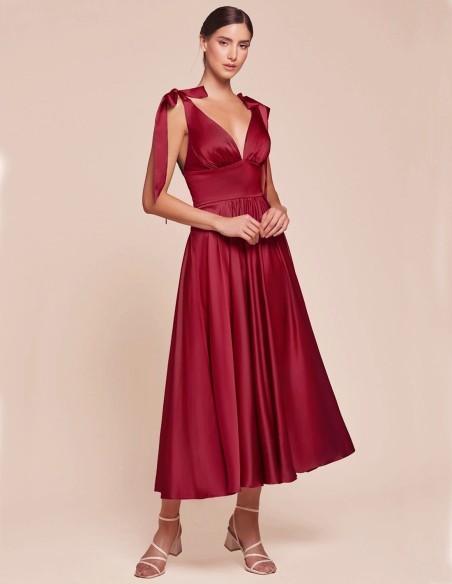 Robe de bal midi en satin avec jupe flottante pour votre invitée