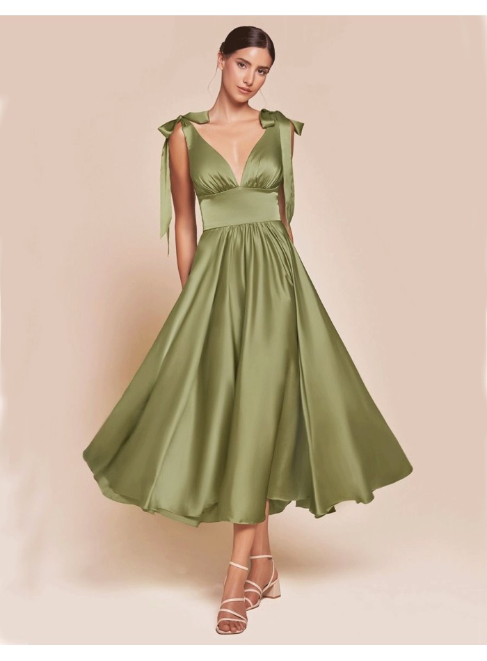 Satin midi dress with a floaty skirt for a guests