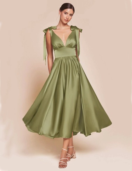 Vestido de fiesta midi de satén con falda de vuelo para invitada