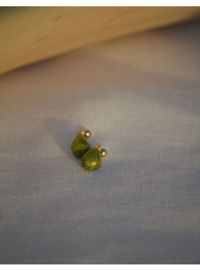 Boucles d'oreilles gouttes en vert olive