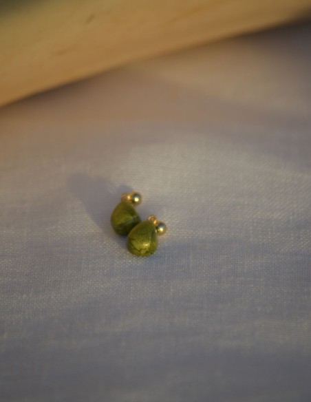 Boucles d'oreilles gouttes en vert olive
