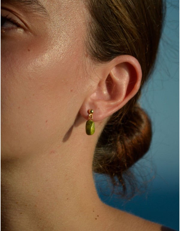 Boucles d'oreilles gouttes en vert olive 2