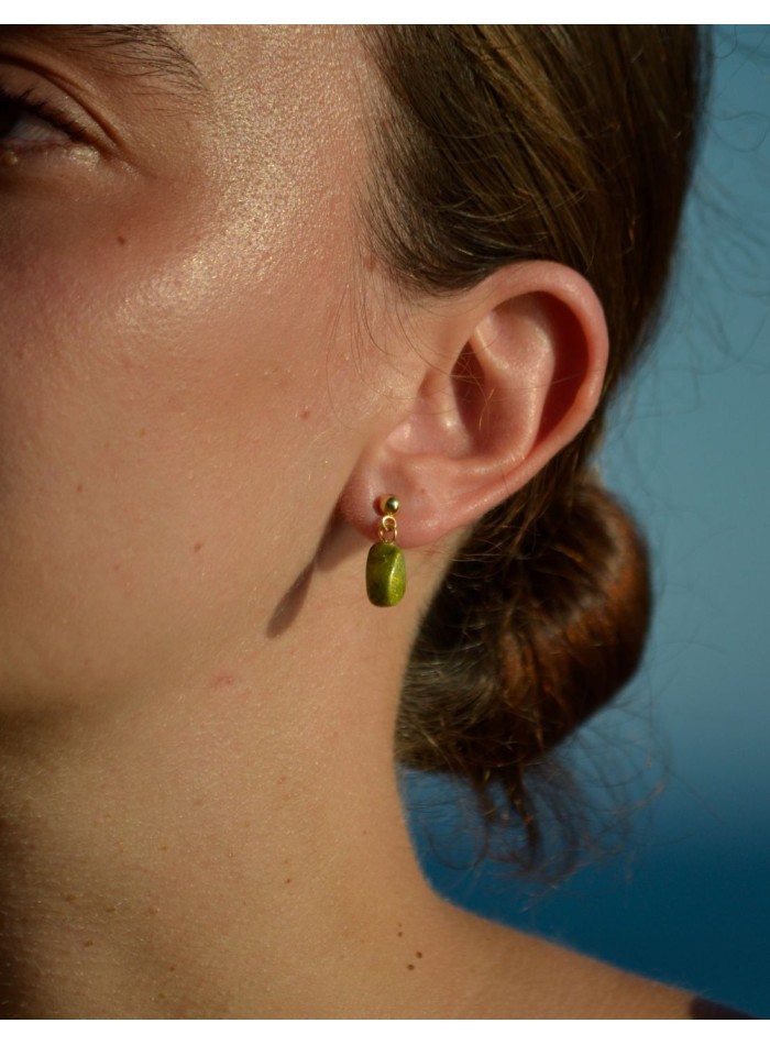 Boucles d'oreilles gouttes en vert olive