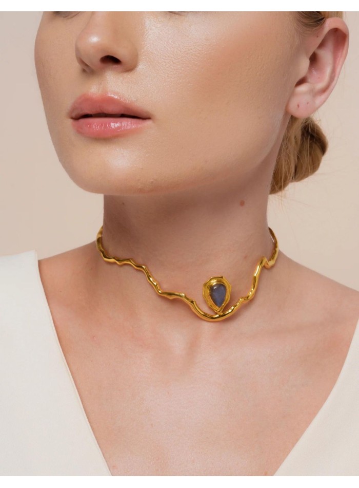 Gold chain choker with labradorite stone