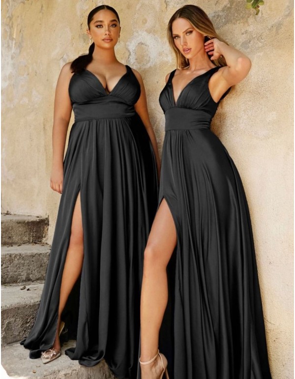 Longue robe de fête en satin avec décolleté en V et ceinture