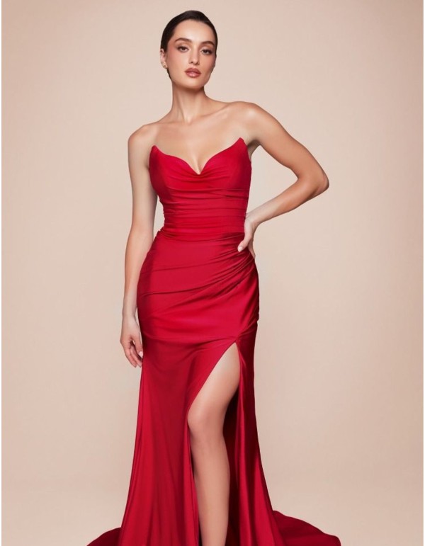 Vestido satinado largo con escote corazón 2