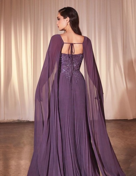 Vestido largo para invitada con cuerpo bordado y falda plisada