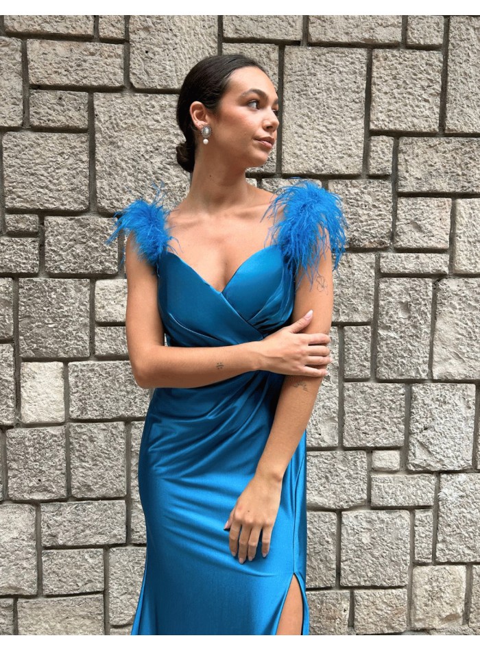 Robe de soirée pour invitée avec plumes sur...