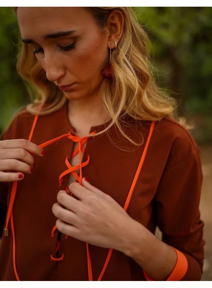 Caftan marron avec fente