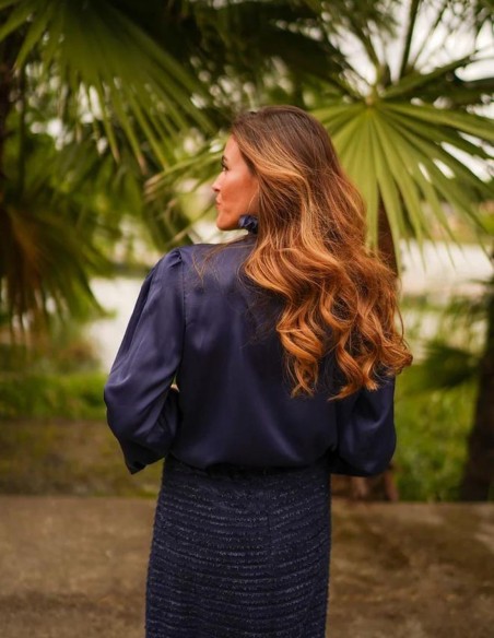 Chemisier bleu marine avec épaulettes et décolleté en V