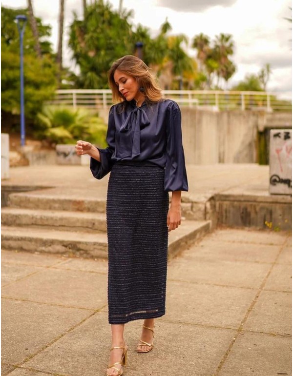 Jupe midi en maille marine 2
