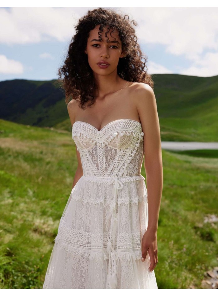 Vestido largo de novia con escote corazón...