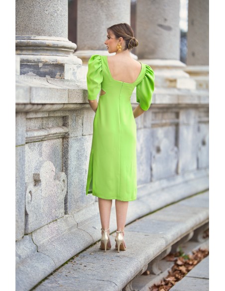 Robe midi avec nœud maxi et découpe pour l'invitée