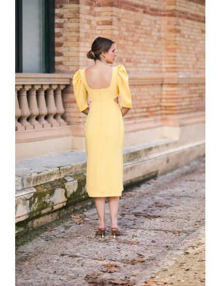 Vestido midi con abertura, cut-out y maxi lazo