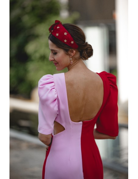 Robe midi bicolore avec découpe pour les invités