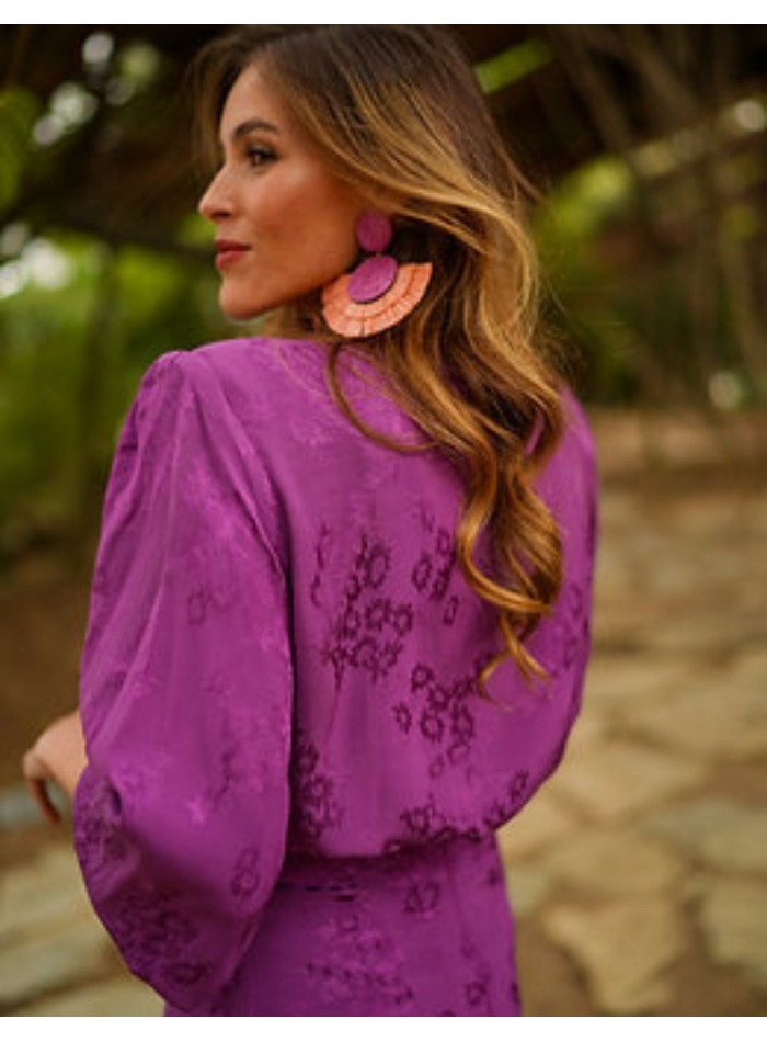 Chemisier violet avec épaulettes et laçage