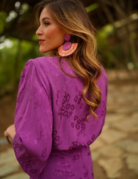 Chemisier violet avec épaulettes et laçage