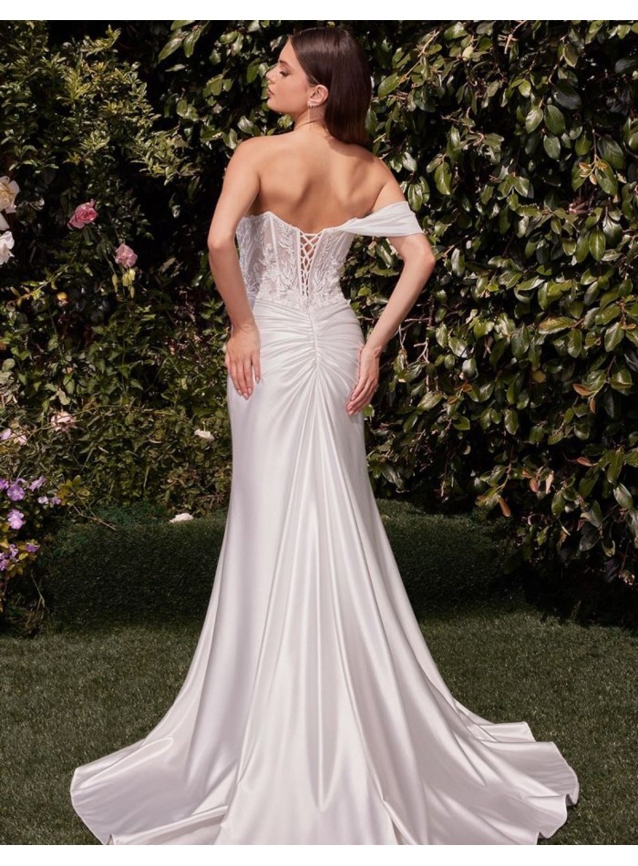 Vestido de novia satinado con encaje y hombro...
