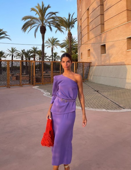 Ensemble Top asymétrique à manches longues et Jupe crayon