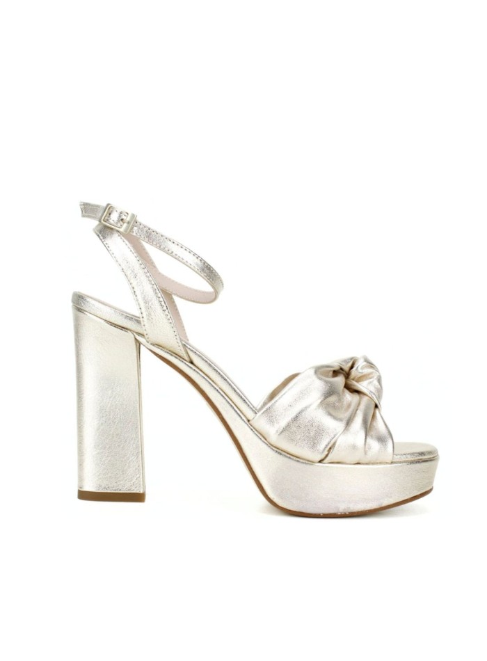 Metallic party sandals with platform and bracelet closure