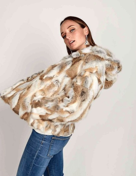 Veste en fourrure de lapin avec capuche