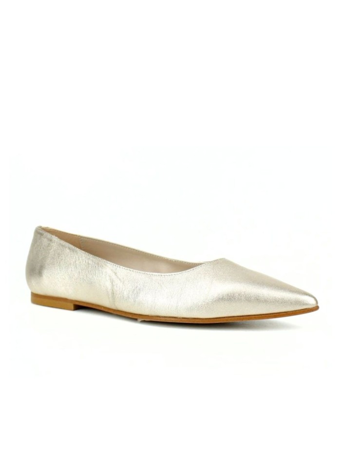 Flat metallic leather ballerina flat with pointed toe finish