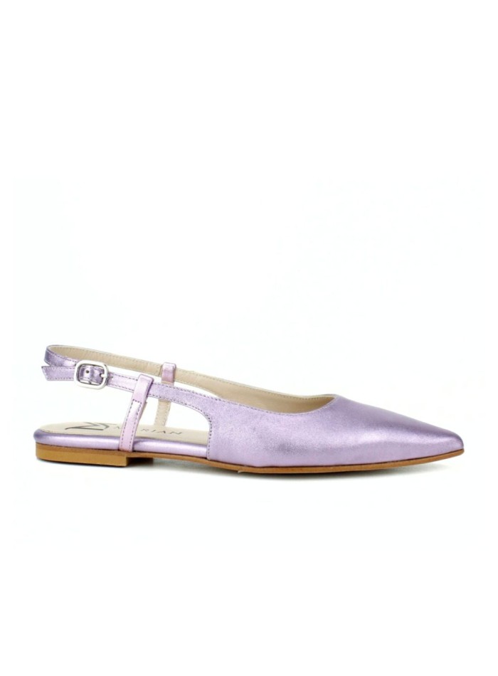 Ballerina pumps with metallic heel and pointed toe finish