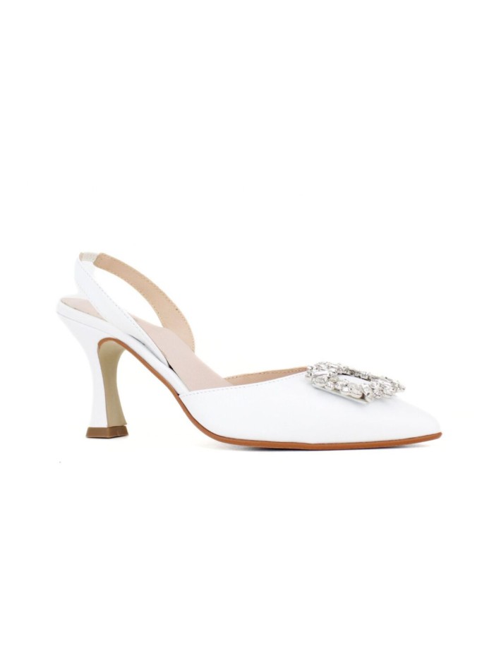 Heeled white heeled shoe with rhinestone embellishment