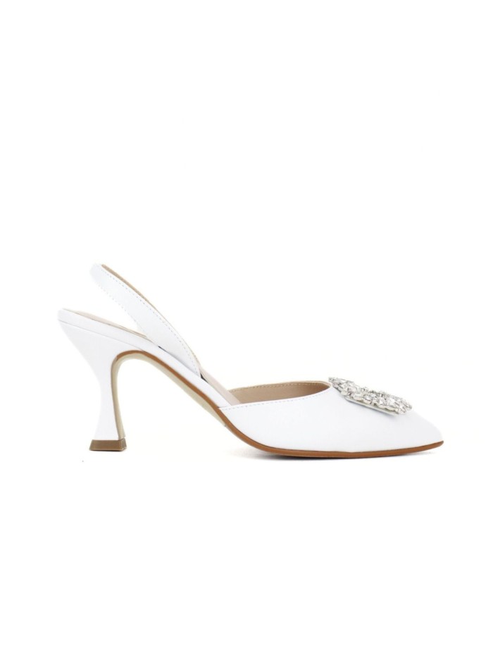 Escarpins blancs à talons ornés de strass