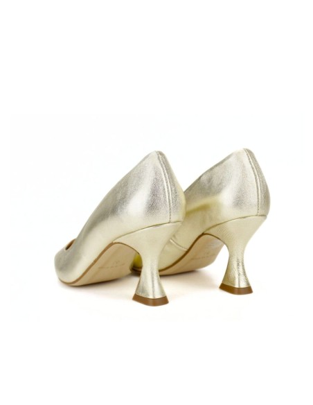 Chaussure à talon de style trapèze métallisé avec bout pointu