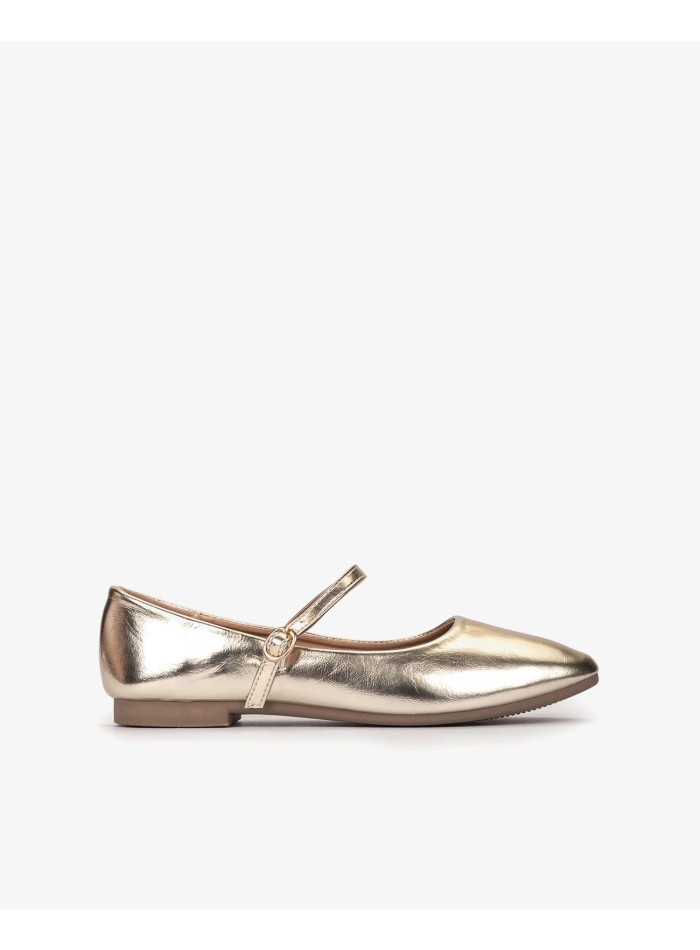 Party ballerinas with golden buckles