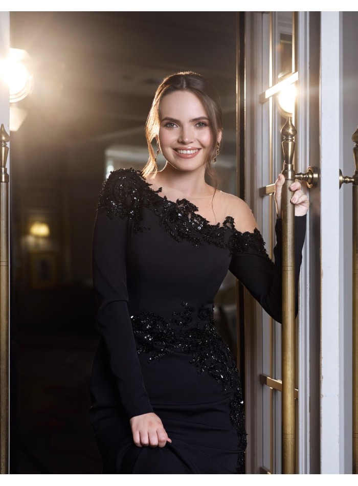 Vestido de fiesta largo con corpiño asimétrico...