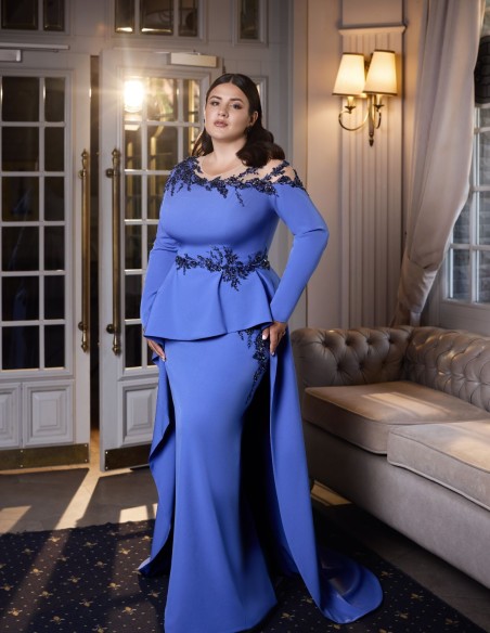 Vestido de fiesta largo con corpiño asimétrico y bordados