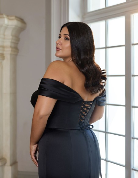 Vestido largo de fiesta con corsé y falda con abertura