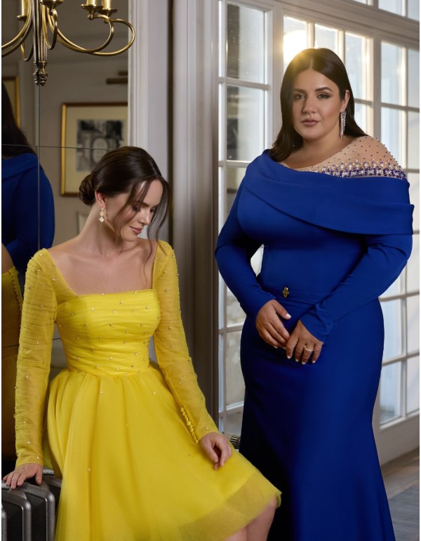 Robe de soirée longue avec encolure asymétrique et...