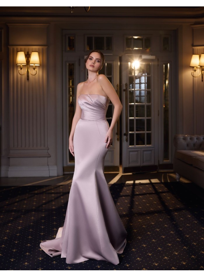 Robe de soirée longue avec corsage sans bretelles et boléro en strass