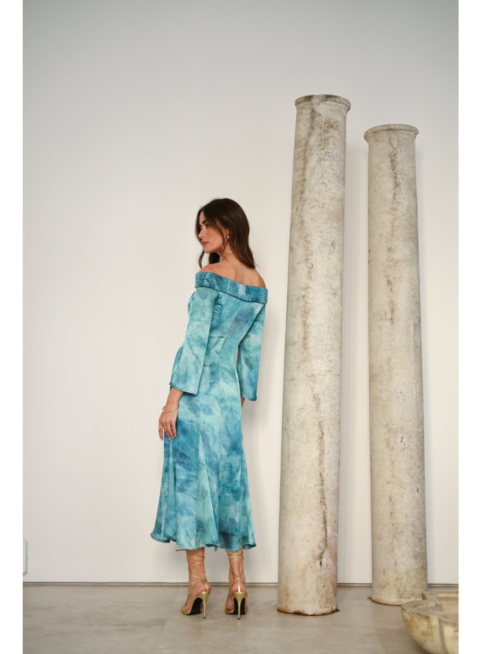 Robe d'invité midi avec jupe godet et encolure...