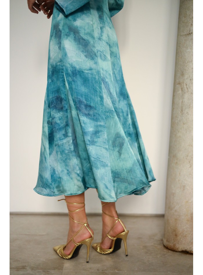 Robe d'invité midi avec jupe godet et encolure...