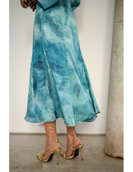 Robe d'invité midi avec jupe godet et encolure bardot