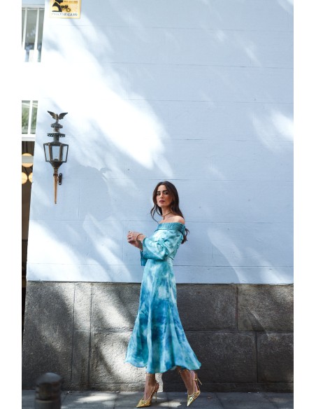 Robe d'invité midi avec jupe godet et encolure bardot