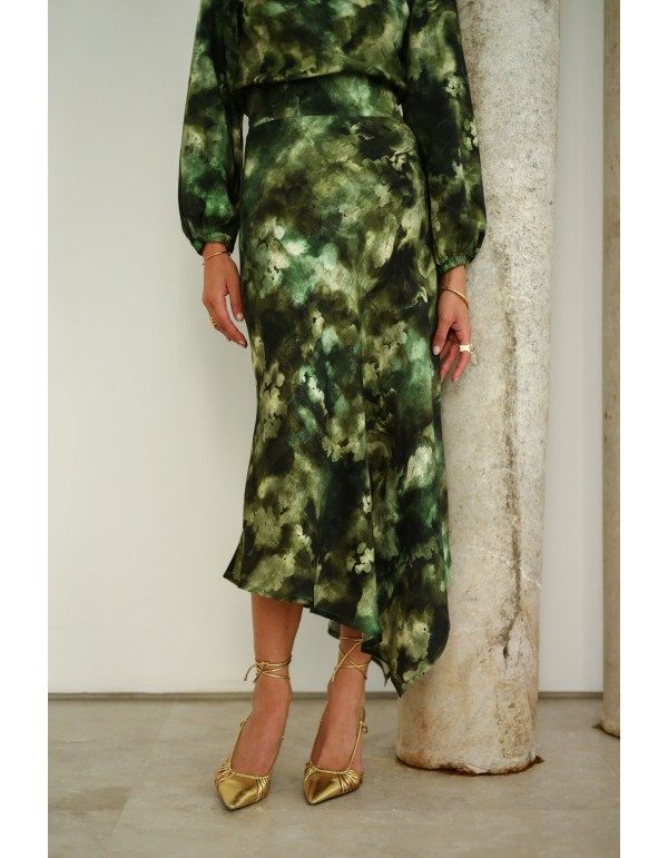Asymmetrical printed midi skirt for guests