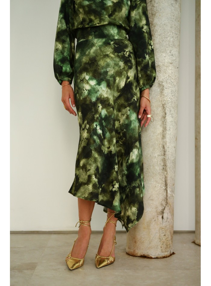 Asymmetrical printed midi skirt for guests