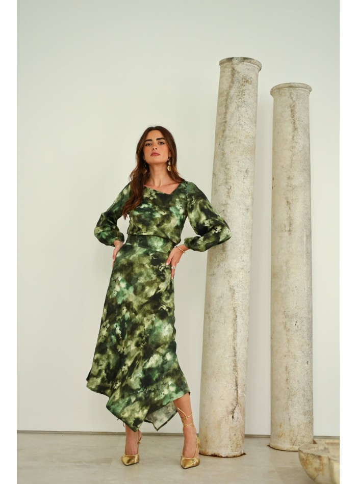 Asymmetrical printed midi skirt for guests