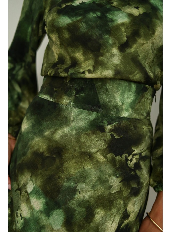Asymmetrical printed midi skirt for guests
