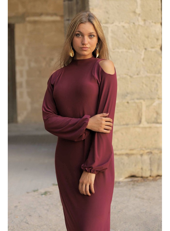 Midi dress with long sleeves with slit