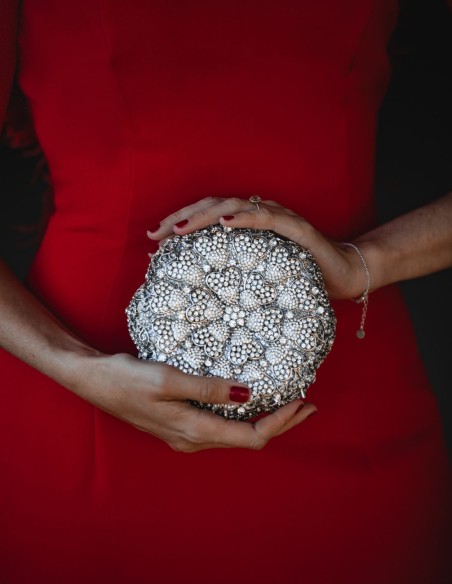 Clutch joya en forma de flor con cristales - Invitada Perfecta Clutch joya en forma de flor con cristales - Invitada Perfecta